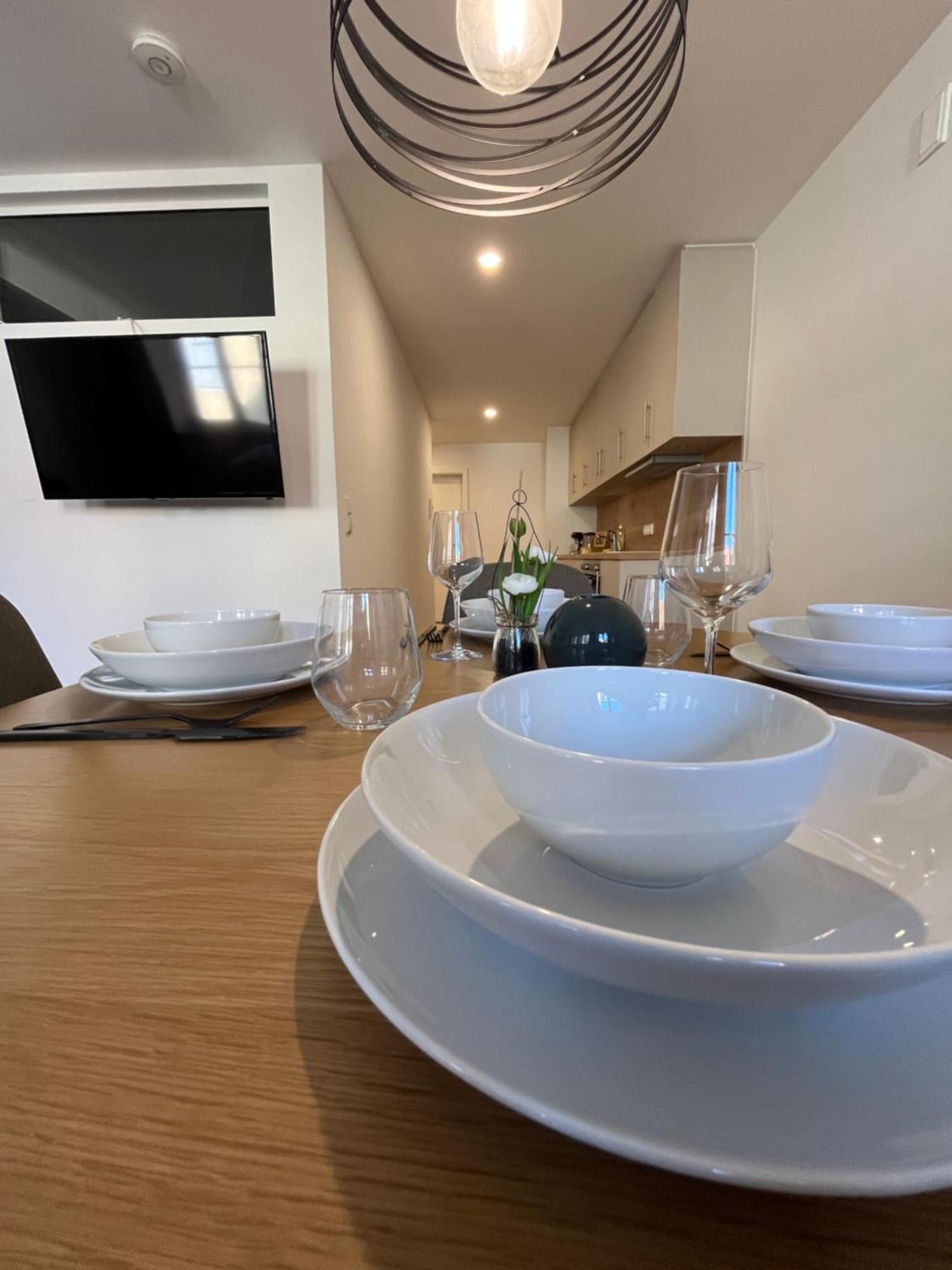 Traumhafte Business & Relax Wohnung Direkt Im Stadtkern Oettingens By Elation Homes Oettingen in Bayern Exteriér fotografie